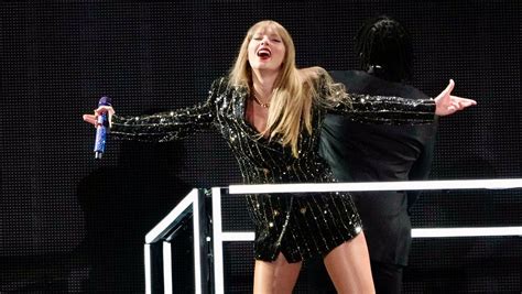 Taylor Swift Post Drives 35 000 New Voter Registrations