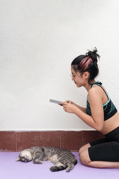 Ni A Colombiana Tom Ndole Una Foto A Su Gato Adolescente Y Su Mascota