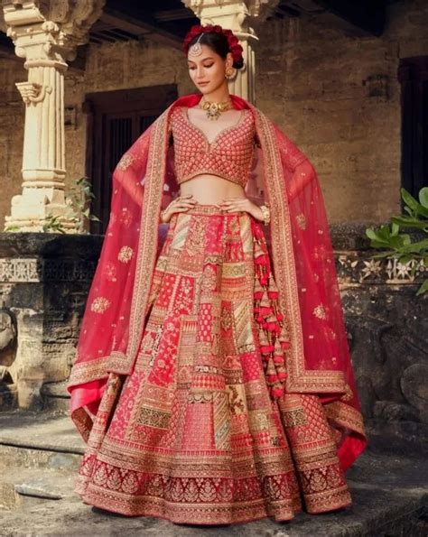 Embroidered Bridal Lehengas At Rs 30000 कढ़ाई वाला दुल्हन का लेहंगा