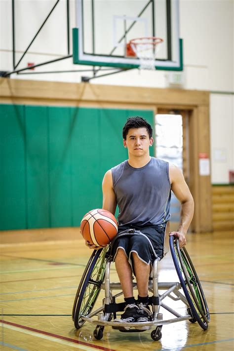 «Wheelchair Basketball Athlete In Practice» del colaborador de Stocksy ...