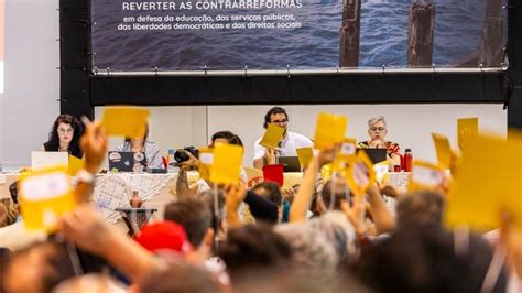 42º Congresso do ANDES SN docentes aprovam construção de greve nas