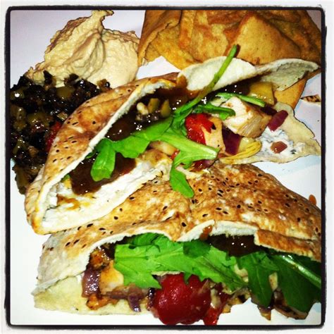 Mediterranean Pita Pockets | Mommy Bistro