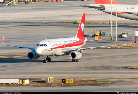 B 6449 Sichuan Airlines Airbus A319 133 WL Photo By Yan Shuai ID