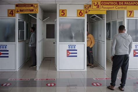 Llegó a La Habana el cuarto vuelo con cubanos deportados desde EE UU