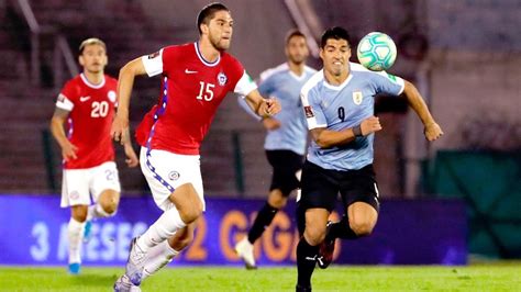 Suárez Ironiza Con La Polémica Mano Del Uruguay Chile