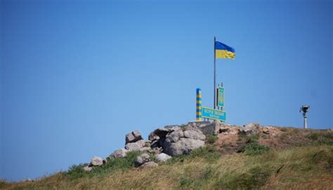 ВМС: Зміїний та «Вишки Бойка» - під вогневим контролем України, це ...