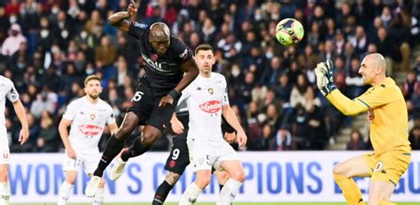 L J Longtemps En Difficult Le Psg Arrache La Victoire Face