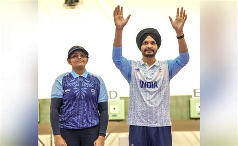 Sarabjot Divya Settle For Silver Medal In 10m Air Pistol Mixed Team Event