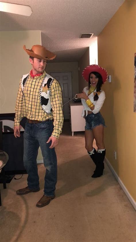 25 Matching Couple Costumes For Halloween With Your Couple Adzkiya W Cute Couple Halloween