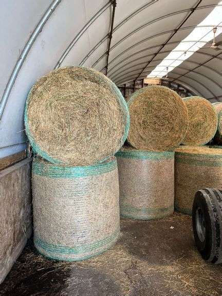 10 4x4 Round Bale 2nd Cut Grass Alfalfa Mix Net Wrapped Bales