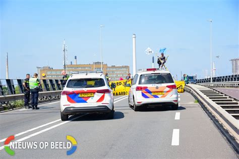 Demonstranten Van Extinction Rebellion XR Bezetten Toegangsweg Shell