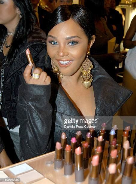 Lilkim Attends Cassandra Mills Haute Face Launch Photos Et Images De