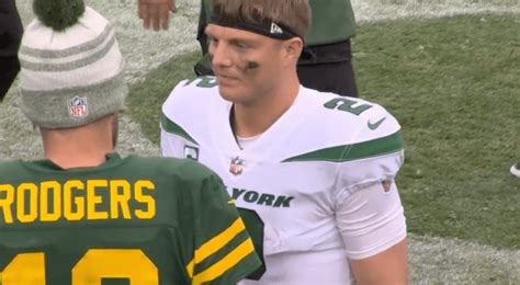 Nfl World Reacts To Aaron Rodgers Postgame Handshake Video The Spun