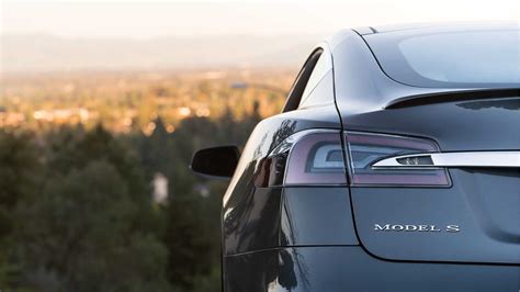 Tesla Model S Long Range Plus: 400-mile range an electric-car first