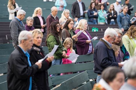 Sunrise Easter Service Draws Hundreds To Redlands Bowl Redlands Daily Facts