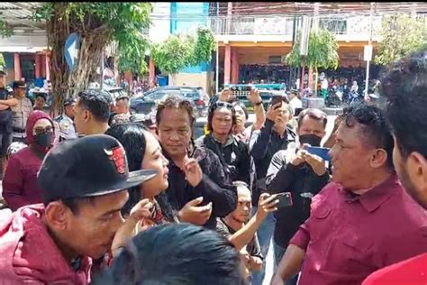 Pendukung Ganjar Diduga Dipukul Aparat Keamanan Saat Jokowi Ke Gunungkidul