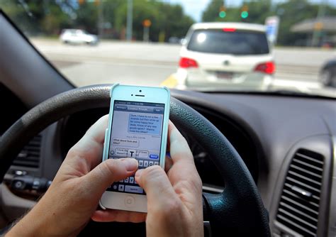 Texting And Driving Here S Why The Problem Won T Go Away Soon Huffpost