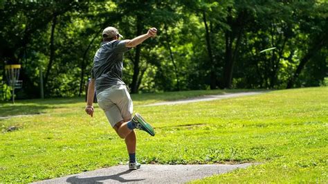 The Complete 10 Step Guide To Disc Golf Rules And Etiquette Disc Golf Mentor