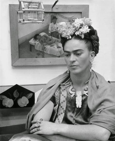 Fascinating Black And White Portraits Of Frida Kahlo From Between