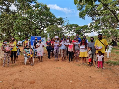 Migrantes E Refugiados Venezuelanos Da Etnia Warao Recebem Cart O