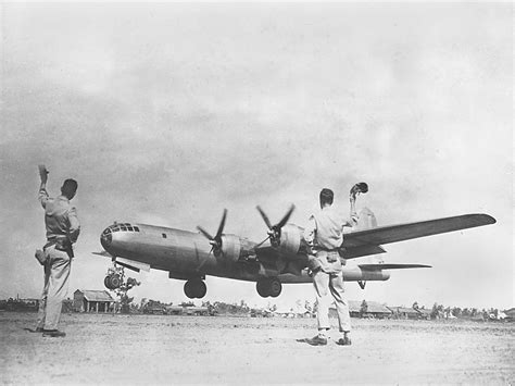 A Massive World War Ii Bomber Is At The Bottom Of Lake Mead In Nevada