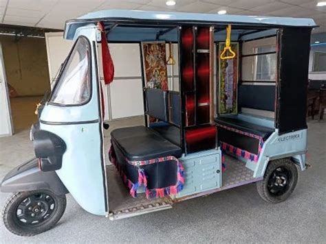 Star Electika Battery Operated Passenger E Rickshaw Vehicle Capacity