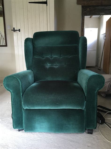 Willowbrook Rise And Recliner Electric Chair With Full Massage System