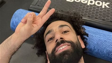 شاهد محمد صلاح يؤدي تمارين رياضية داخل الجيم