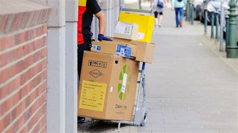 Dhl Schwere Pakete Werden Teurer Rbb