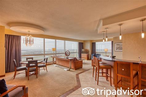 Harrah's Resort Atlantic City Rooms: Pictures & Reviews - Tripadvisor