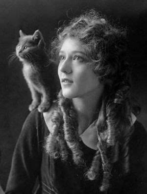 Girl With Curls And Her Kitten Cat Photography Cat People Human