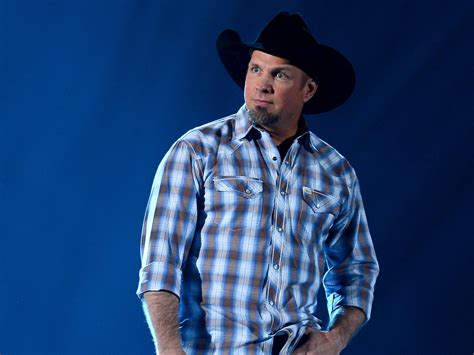 Country Singer Garth Brooks Faces Boycotts After Saying His New Bar