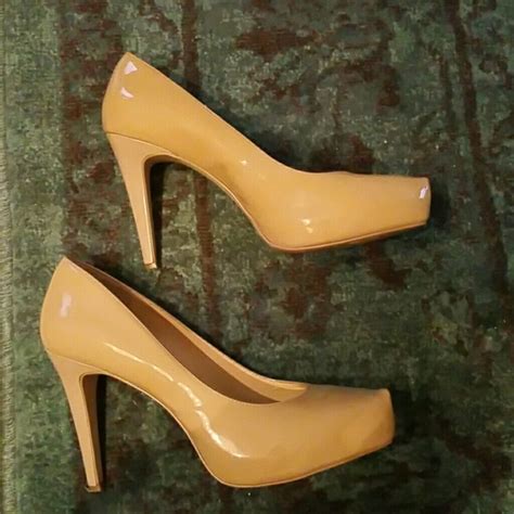 Gianni Bini Nude Patent Leather Pumps Size Gem
