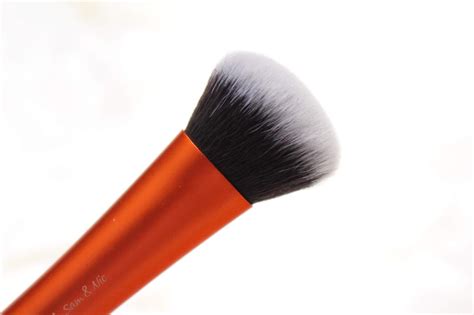 Real Techniques Expert Face Brush Review — Hannah Heartss