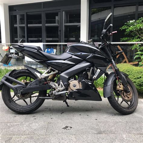 All Black Metallic Pulsar NS200 in perfect condition, Motorbikes ...