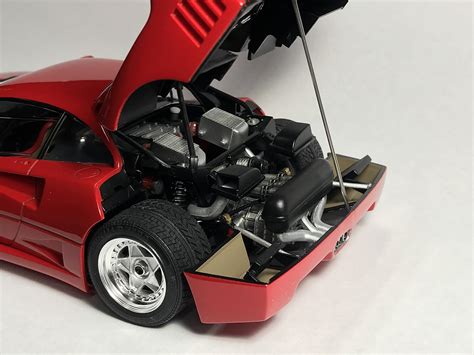 Ferrari F40 Sportscar Plastic Model Car Kit 124 Scale 24295