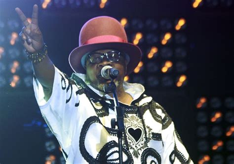 African music star Papa Wemba collapses on stage and dies during TV performance