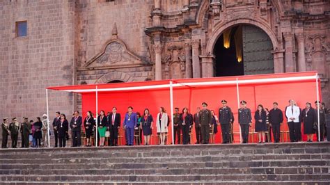 Presidenta De La Corte Superior De Justicia De Cusco Participó Del Izamiento Pleno De La Bandera