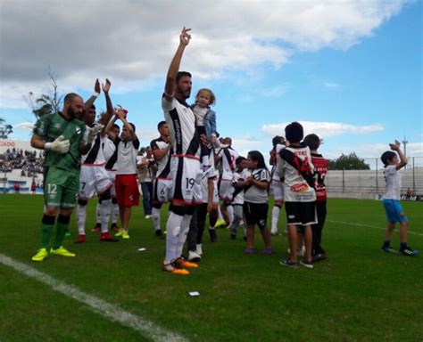 Apertura Danubio y Cerro empataron 1 1 en Jardines del Hipódromo