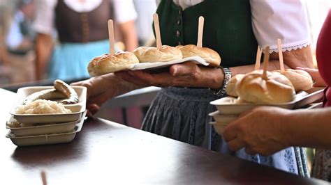 Teurer als mein Essen Almwirtin kritisiert neue Parkgebühren