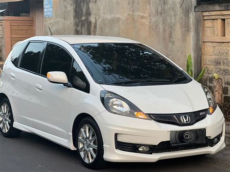 Harga Terjangkau Mobil Honda Jazz RS 2013 AT Bali Original Mulus