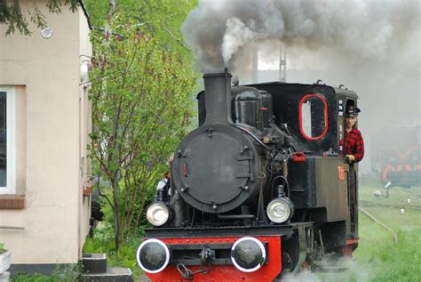 Wyjątkowa podróż z Bytomia do Tarnowskich Gór Parowóz Ryś wyruszył w