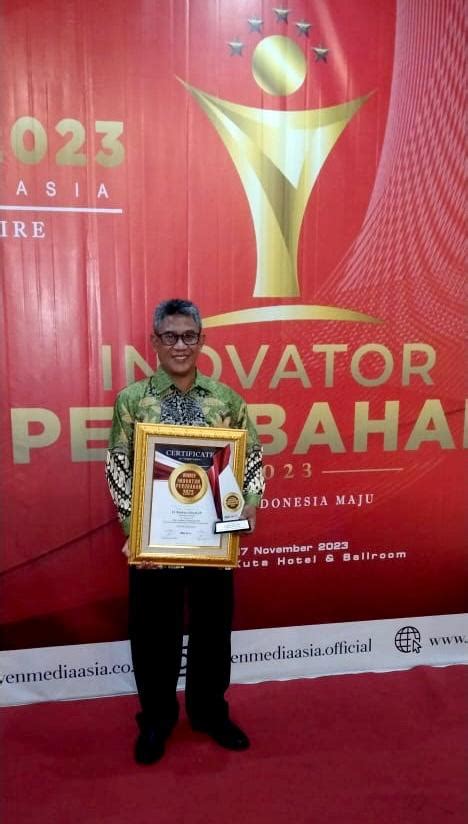 Pj Bupati Puncak Jaya Terima Penghargaan Inovator Perubahan Di