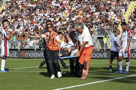 Cea Mai Grav Accidentare A Anului Vedeta Din Serie A I A Fracturat