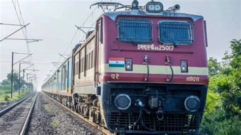 Indian Railway Loco Pilot Job कैसे बनते है रेलवे में ड्राइवर और लोको पायलट जानें क्या चाहिए