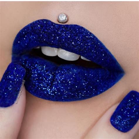 Blue Glitter Lips