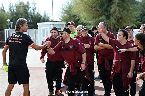 Salernitana For Special Al M Rosy Selfie E Saluti Alla Squadra