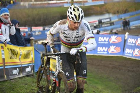 Cyclo Cross Mathieu Van Der Poel Champion Des Pays Bas Pour La