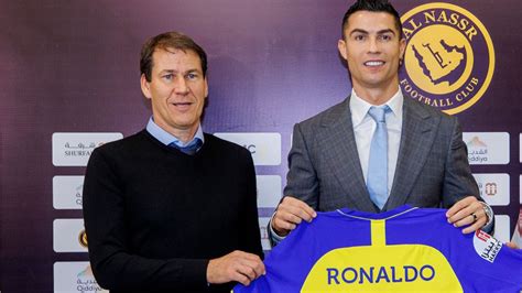 Cristiano Ronaldo Signs For Saudi Team Al Nassr Cnn Atelier Yuwaciaojp