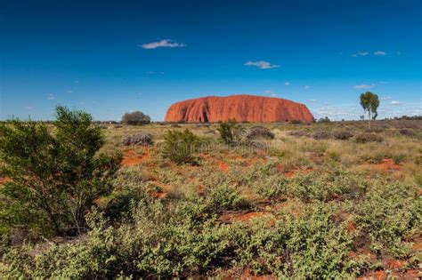 Ayers Rock Uluru editorial photo. Image of outdoor, aboriginal - 114588491